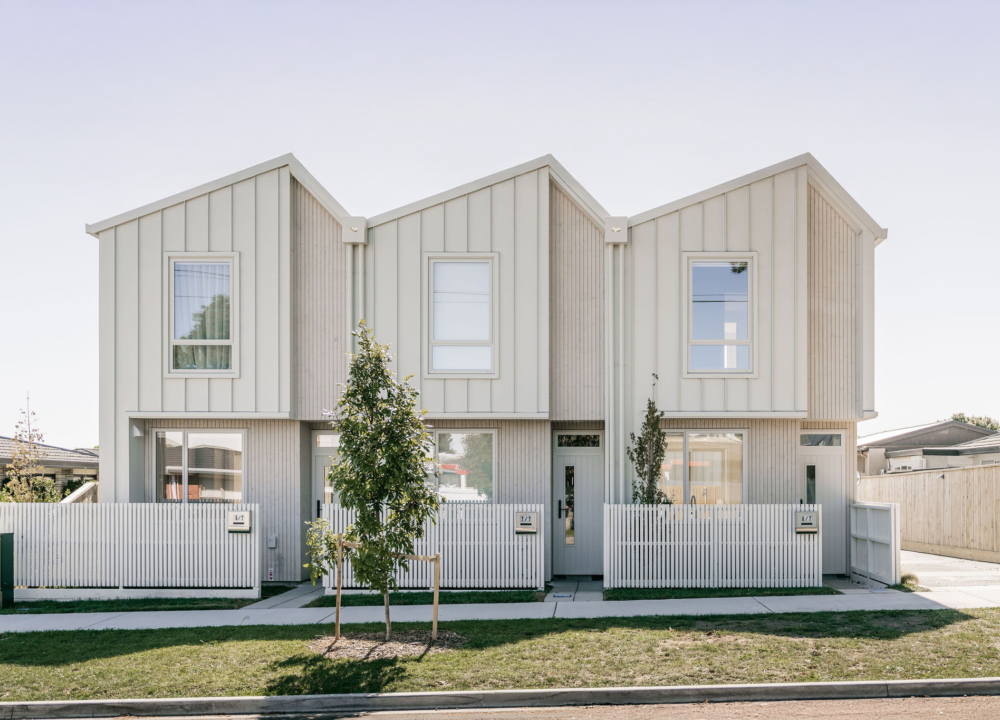JSC Halcyon TMT Taiga Timber Cladding coated in JSC Scumble Frost 12th Avenue Tauranga Lighthouse Group Townhouses