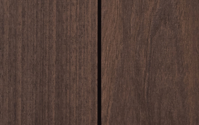 Walnut 2 coats Amba 2 boards