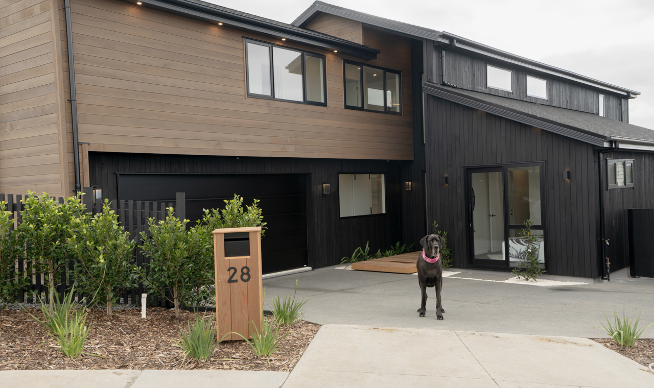 Aspen Homes Mistry Driveway Cedar Post Box