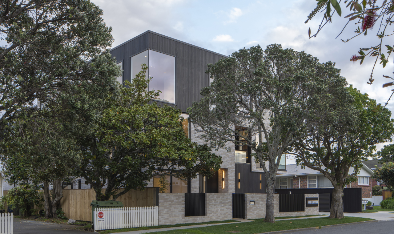 Tennyson Ave Ozac Amba coated JSC Scumble Nightfall 4