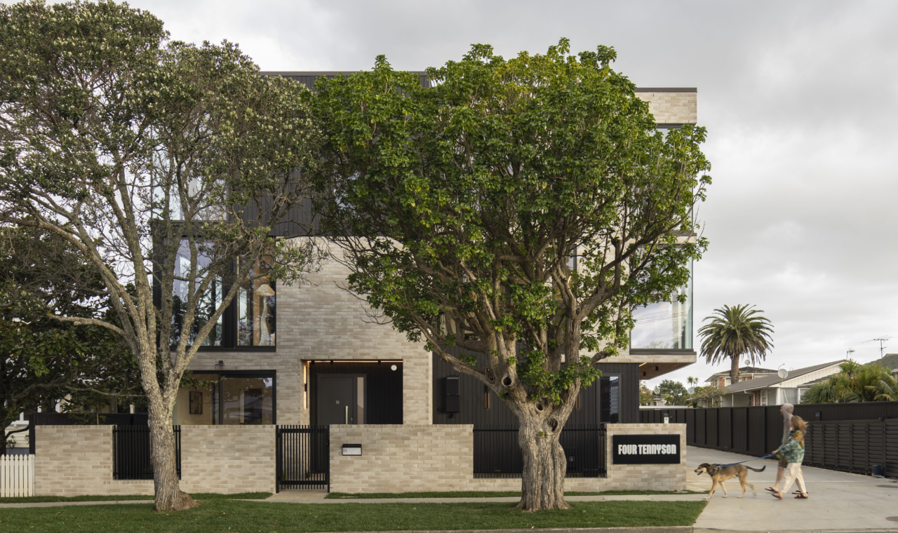 Tennyson Ave Ozac Amba coated JSC Scumble Nightfall 5