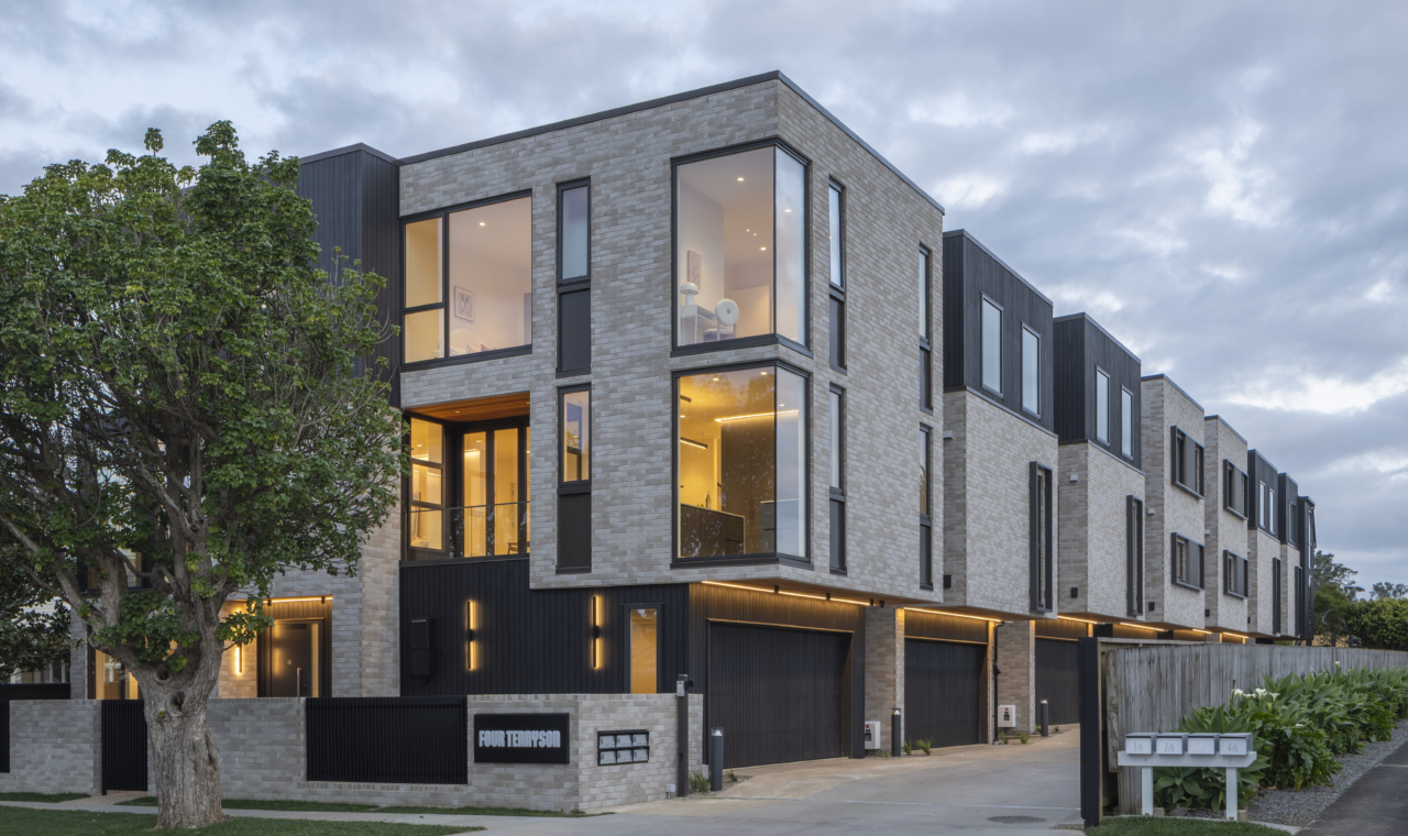 Tennyson Ave Ozac Amba coated JSC Scumble Nightfall 7