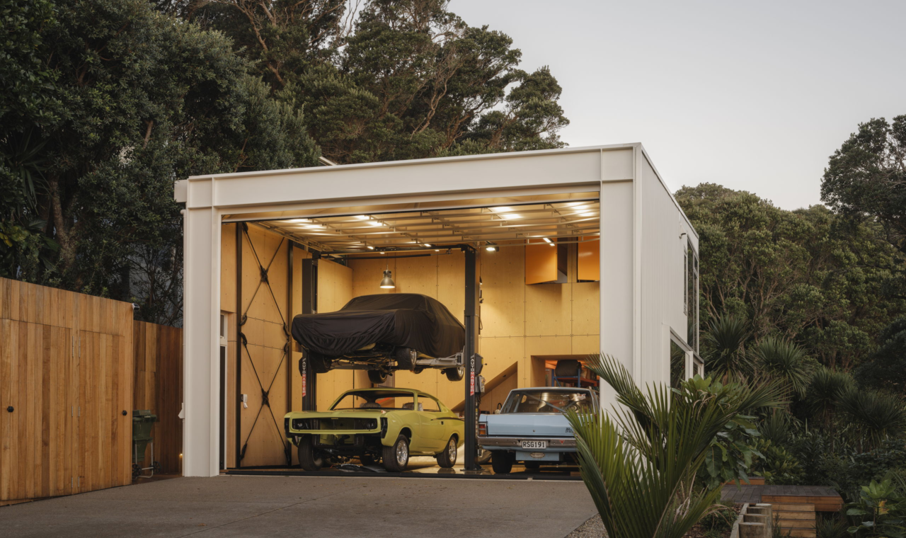 Garage and accessories building of Muriwai home
